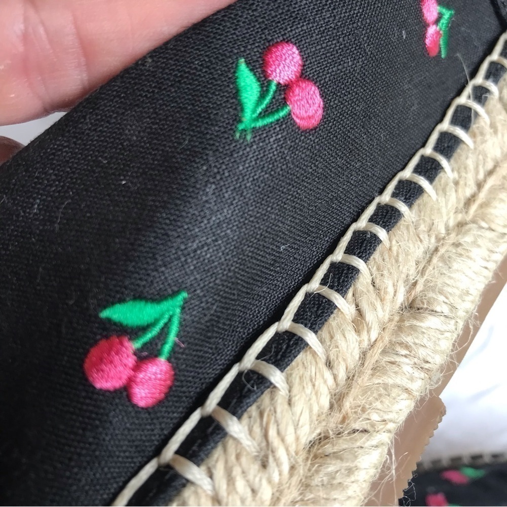 ANN Taylor embroidered fruit black Cherry linen blend espadrilles. - Picture 4 of 8